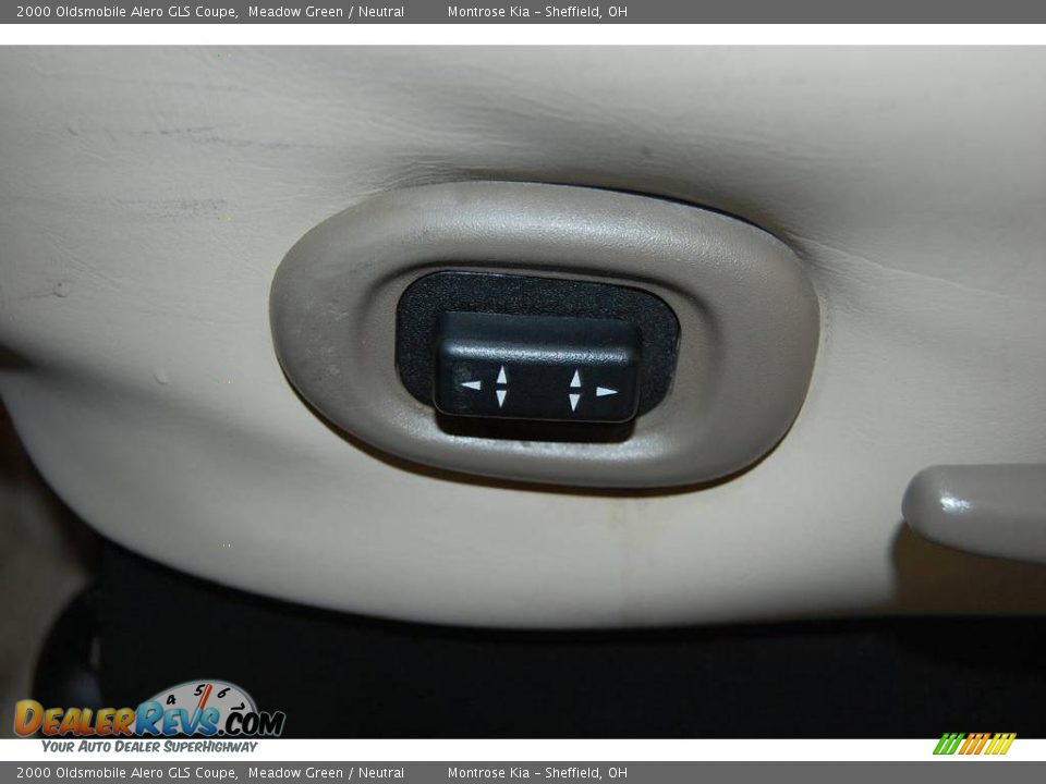 2000 Oldsmobile Alero GLS Coupe Meadow Green / Neutral Photo #16