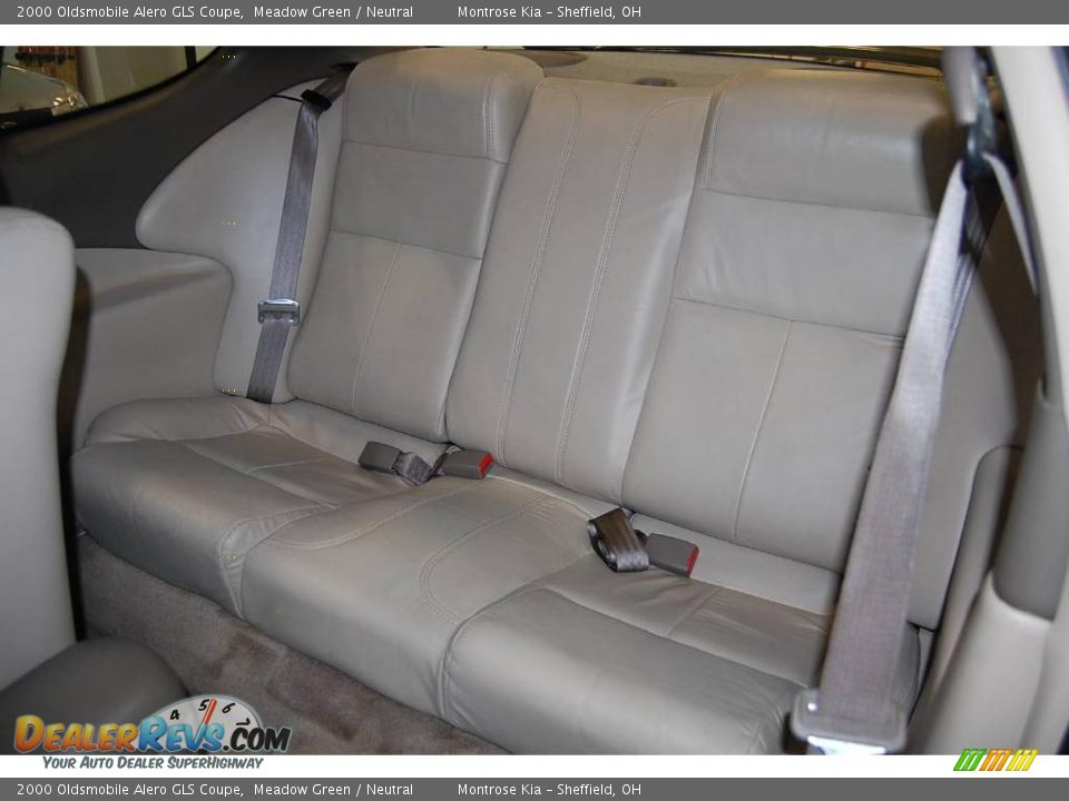 2000 Oldsmobile Alero GLS Coupe Meadow Green / Neutral Photo #17