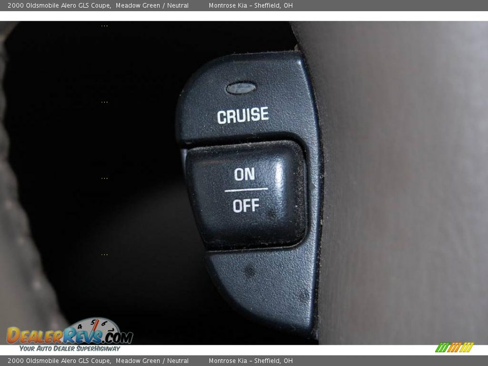 2000 Oldsmobile Alero GLS Coupe Meadow Green / Neutral Photo #32