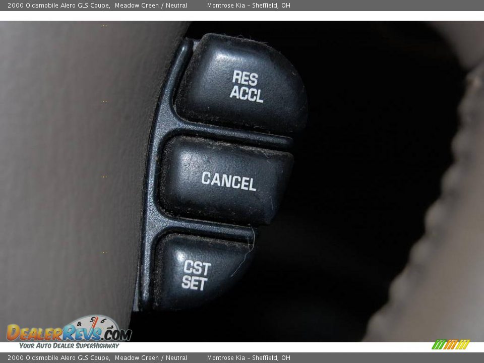 2000 Oldsmobile Alero GLS Coupe Meadow Green / Neutral Photo #33