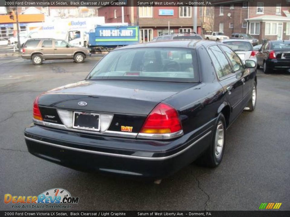 2000 Ford Crown Victoria LX Sedan Black Clearcoat / Light Graphite Photo #4