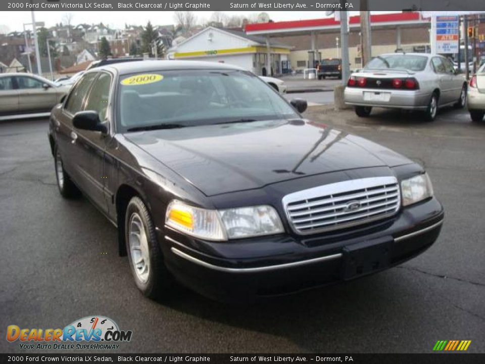 2000 Ford Crown Victoria LX Sedan Black Clearcoat / Light Graphite Photo #5