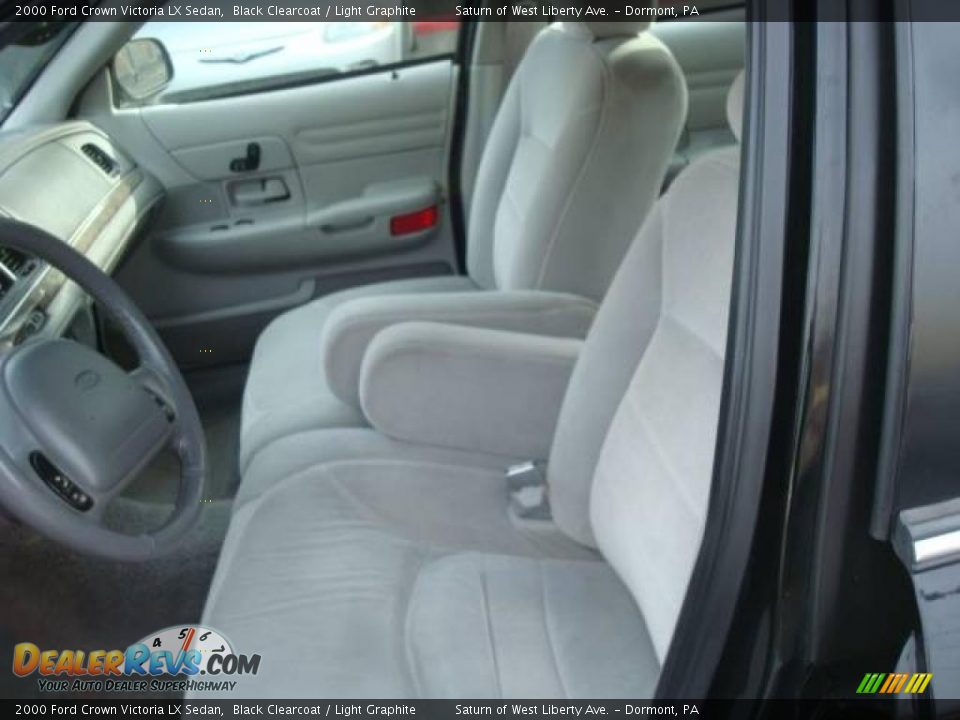 2000 Ford Crown Victoria LX Sedan Black Clearcoat / Light Graphite Photo #8