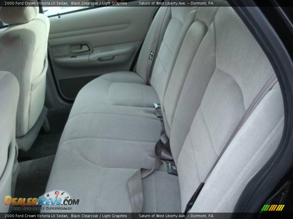 2000 Ford Crown Victoria LX Sedan Black Clearcoat / Light Graphite Photo #9