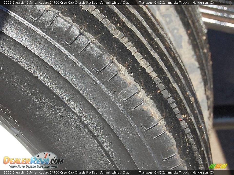 2006 Chevrolet C Series Kodiak C4500 Crew Cab Chassis Flat Bed Summit White / Gray Photo #15