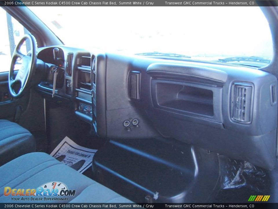 2006 Chevrolet C Series Kodiak C4500 Crew Cab Chassis Flat Bed Summit White / Gray Photo #22