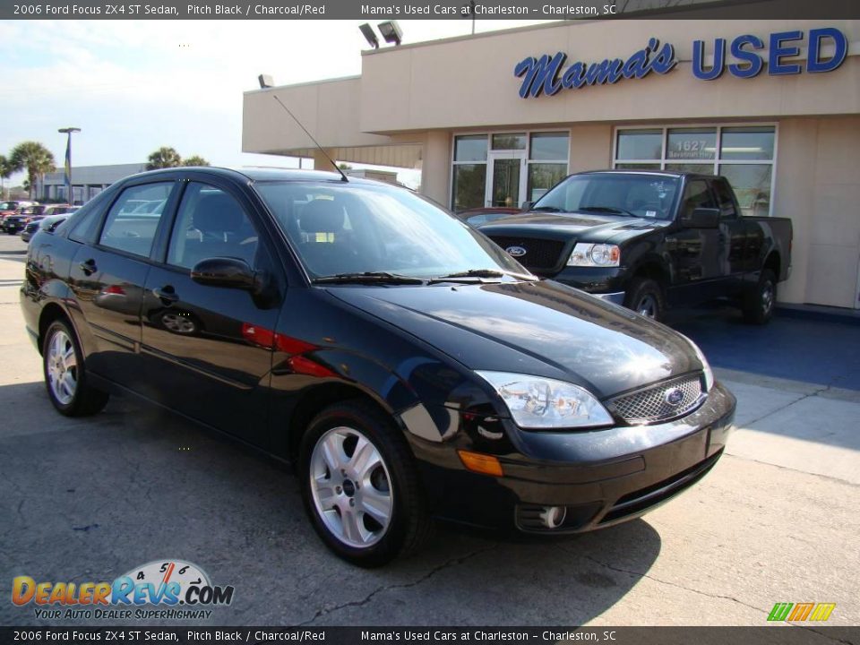 2006 Ford Focus ZX4 ST Sedan Pitch Black / Charcoal/Red Photo #2