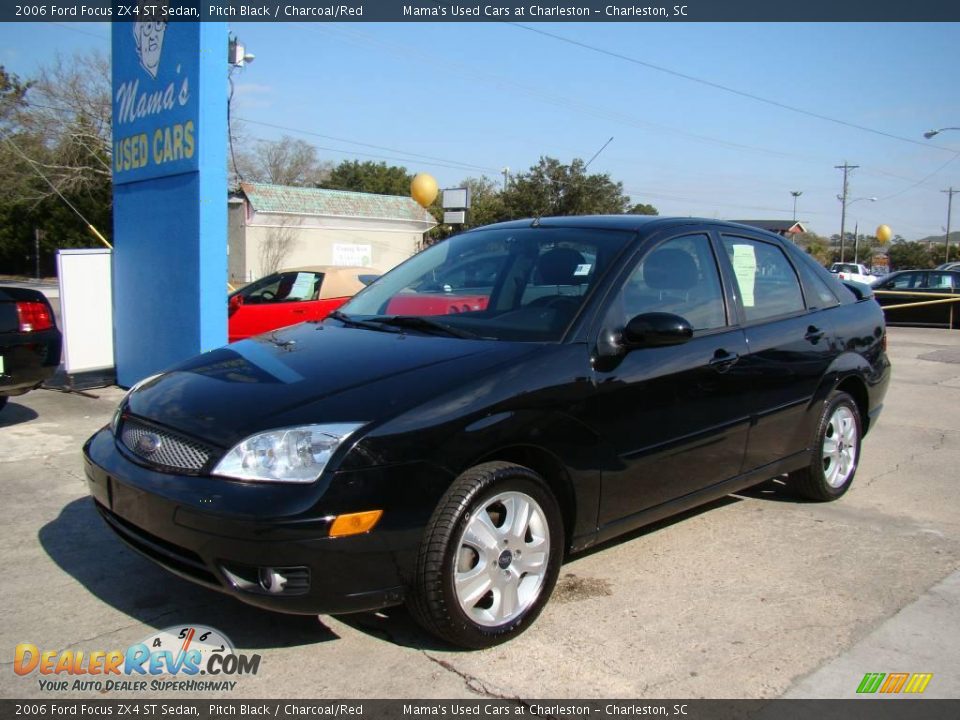 2006 Ford Focus ZX4 ST Sedan Pitch Black / Charcoal/Red Photo #4