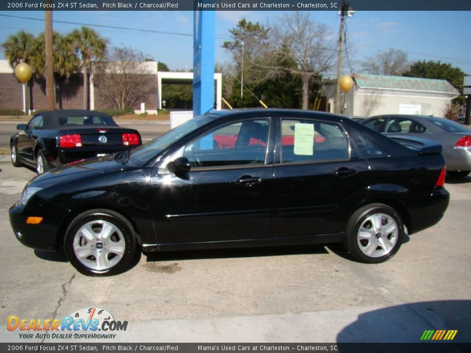 2006 Ford Focus ZX4 ST Sedan Pitch Black / Charcoal/Red Photo #5