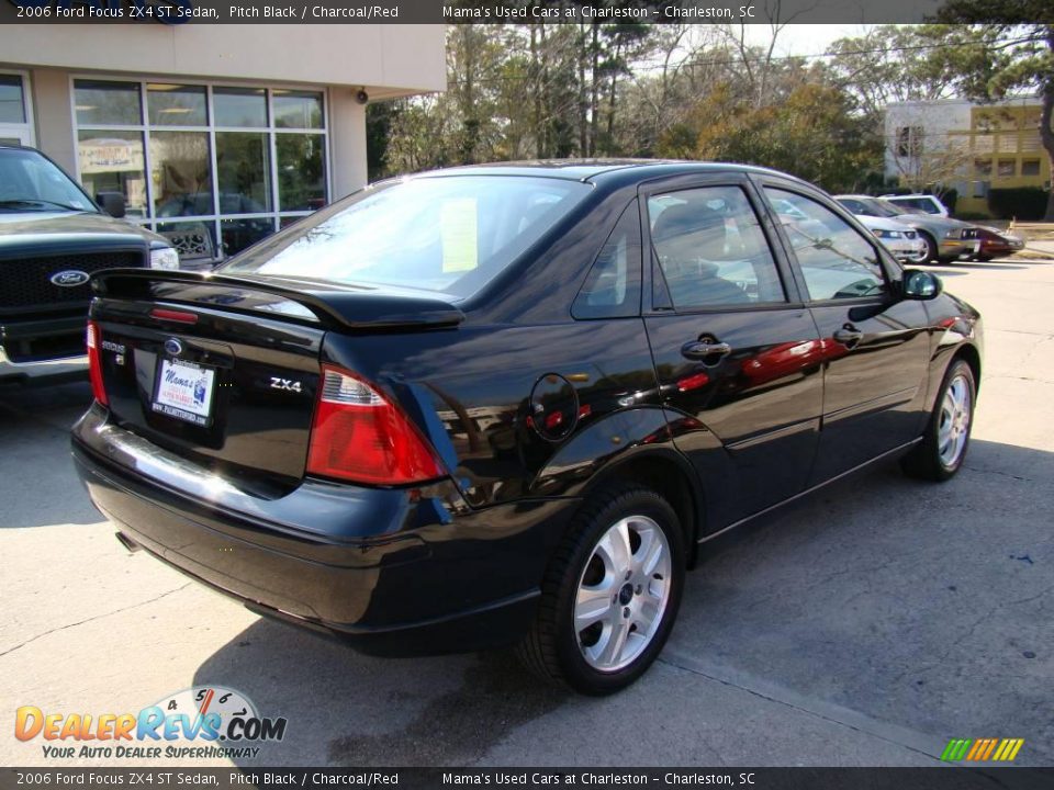 2006 Ford Focus ZX4 ST Sedan Pitch Black / Charcoal/Red Photo #8