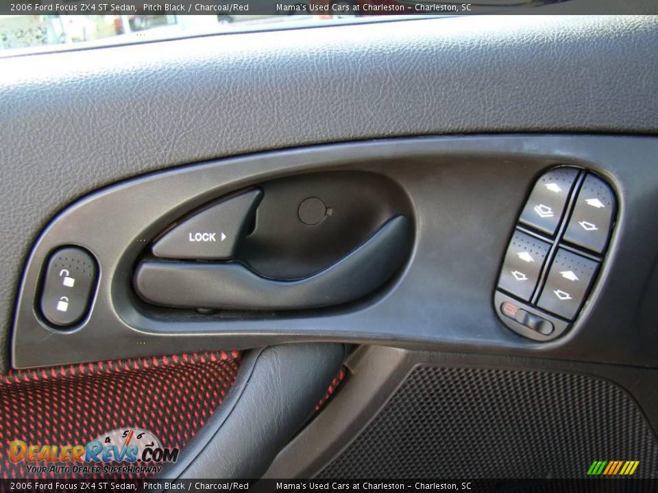 2006 Ford Focus ZX4 ST Sedan Pitch Black / Charcoal/Red Photo #17