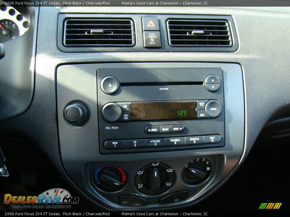 2006 Ford Focus ZX4 ST Sedan Pitch Black / Charcoal/Red Photo #20