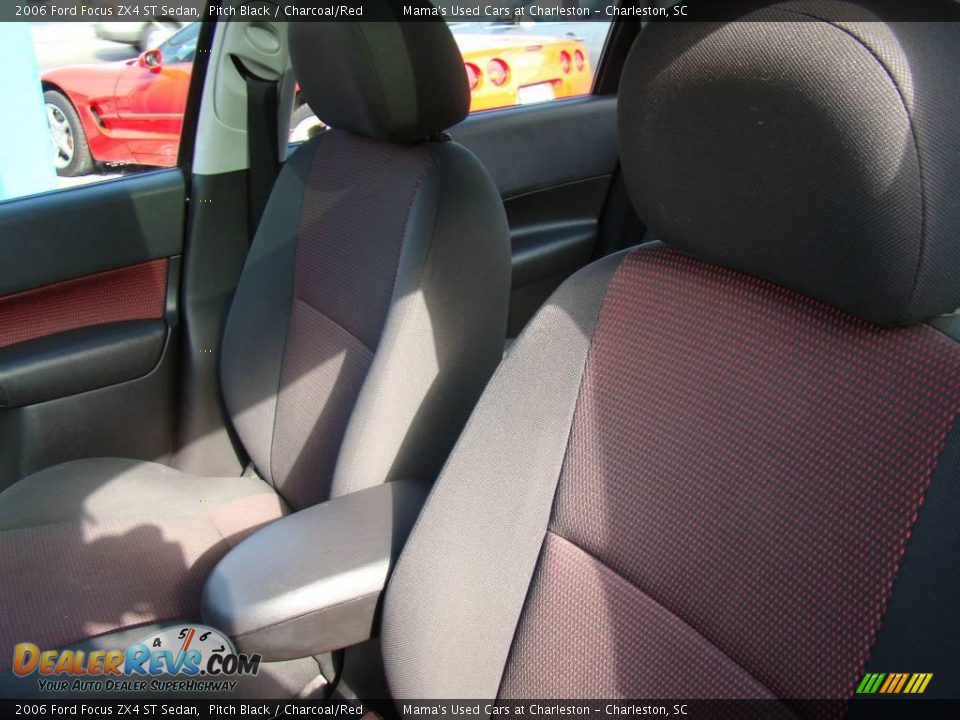 2006 Ford Focus ZX4 ST Sedan Pitch Black / Charcoal/Red Photo #24