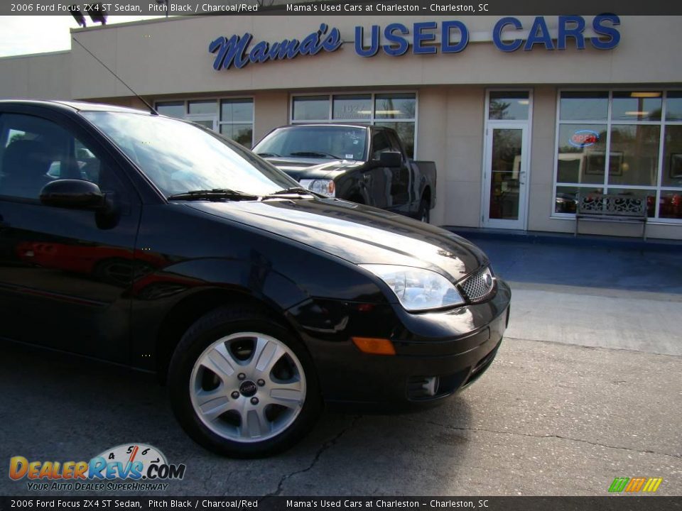2006 Ford Focus ZX4 ST Sedan Pitch Black / Charcoal/Red Photo #30