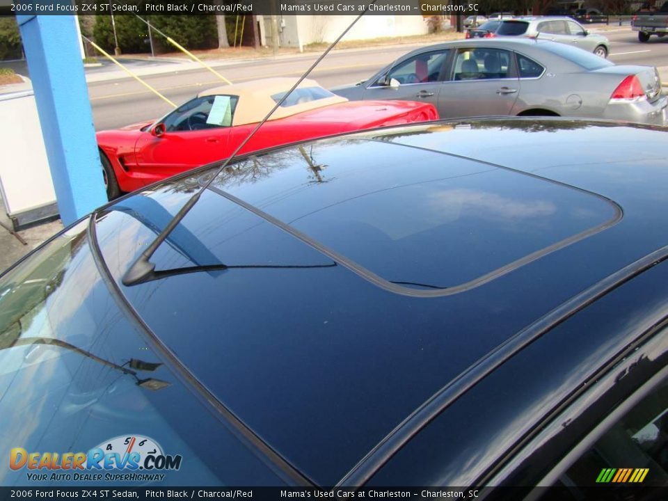 2006 Ford Focus ZX4 ST Sedan Pitch Black / Charcoal/Red Photo #34