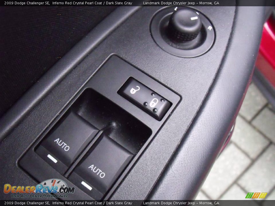 2009 Dodge Challenger SE Inferno Red Crystal Pearl Coat / Dark Slate Gray Photo #12