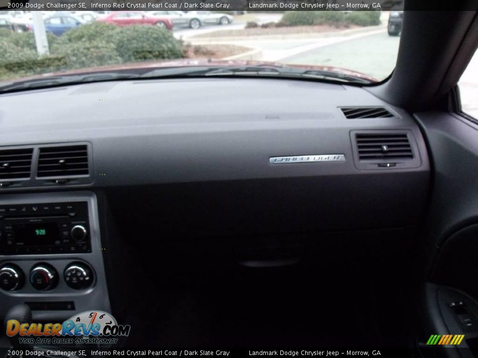 2009 Dodge Challenger SE Inferno Red Crystal Pearl Coat / Dark Slate Gray Photo #15