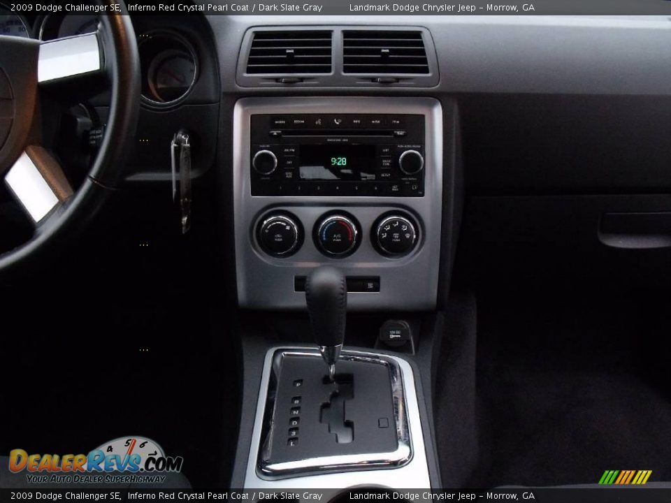 2009 Dodge Challenger SE Inferno Red Crystal Pearl Coat / Dark Slate Gray Photo #16