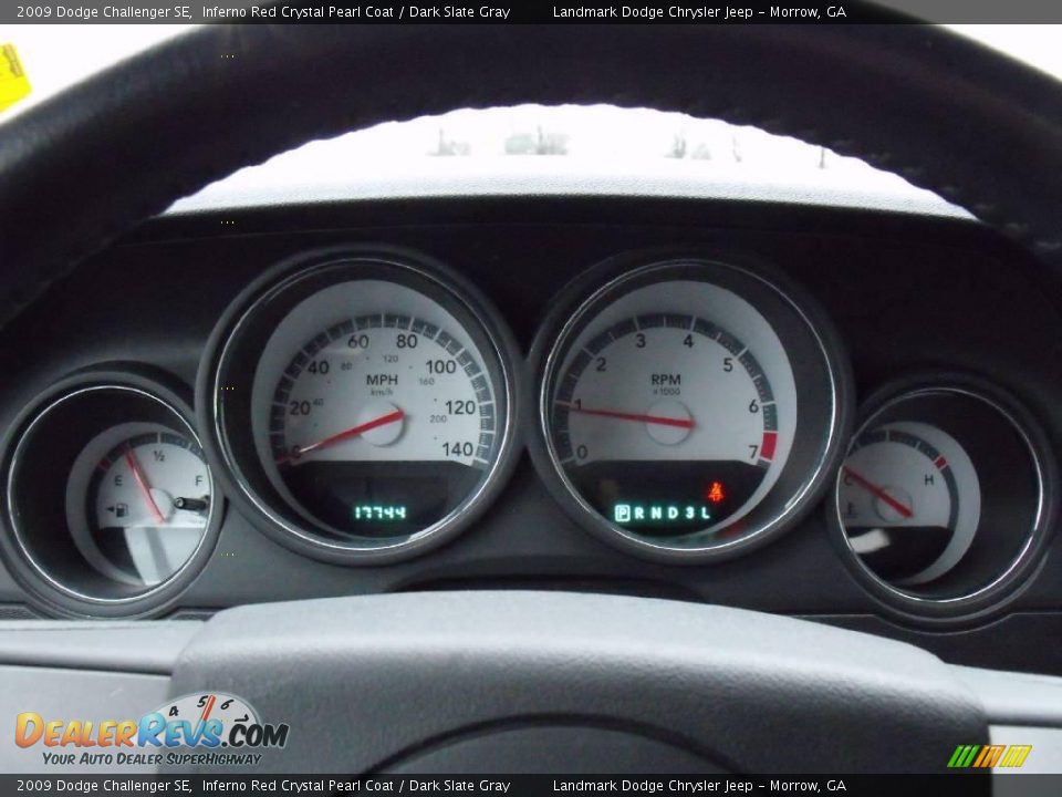 2009 Dodge Challenger SE Inferno Red Crystal Pearl Coat / Dark Slate Gray Photo #19