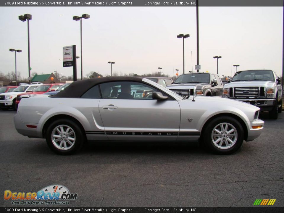 2009 Ford Mustang V6 Convertible Brilliant Silver Metallic / Light Graphite Photo #2