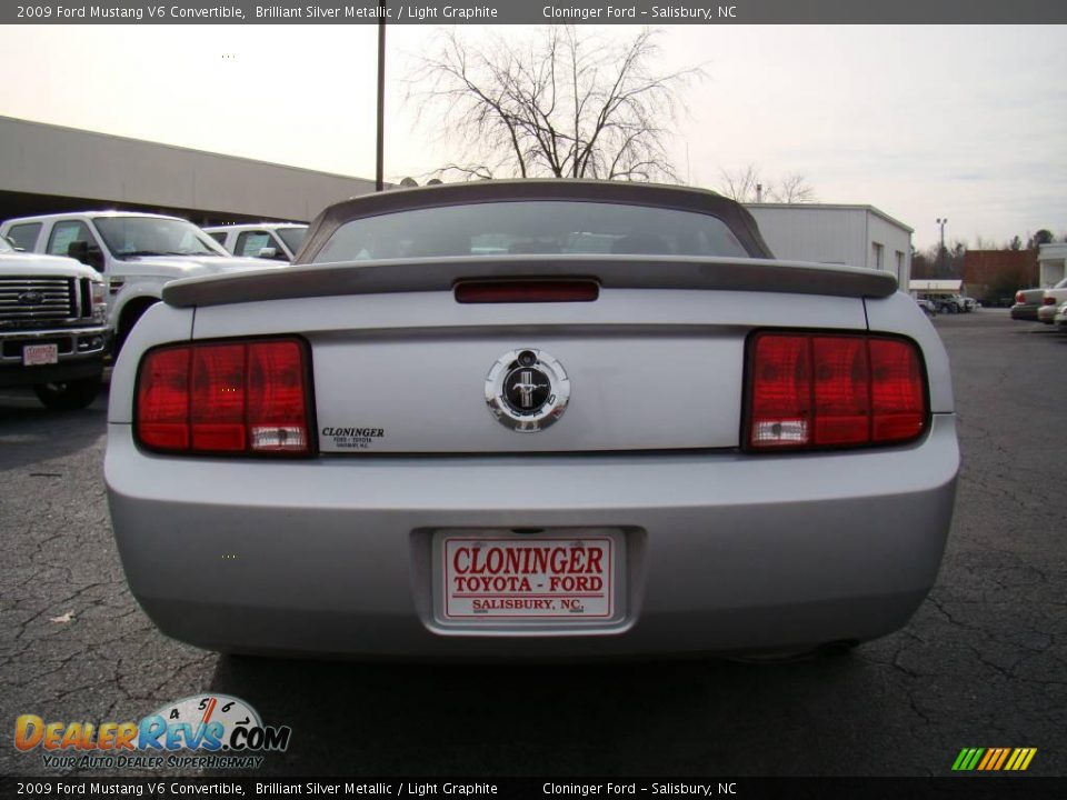 2009 Ford Mustang V6 Convertible Brilliant Silver Metallic / Light Graphite Photo #4