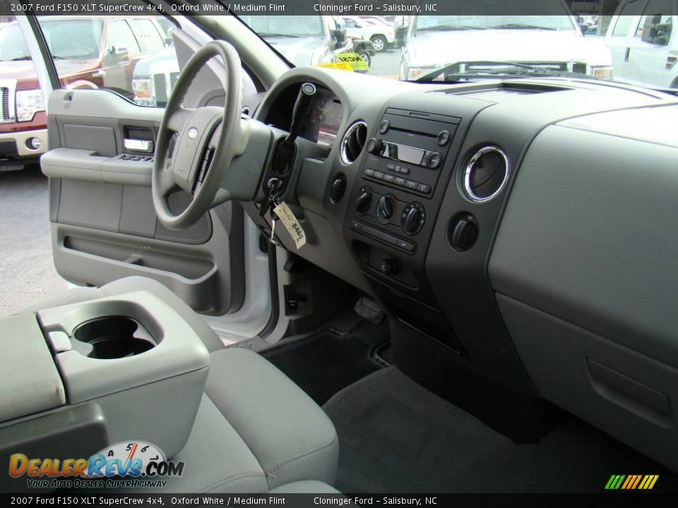 2007 Ford F150 XLT SuperCrew 4x4 Oxford White / Medium Flint Photo #12