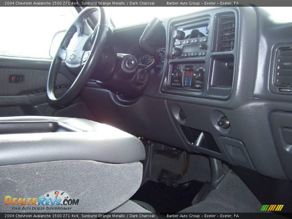 2004 Chevrolet Avalanche 1500 Z71 4x4 Sunburst Orange Metallic / Dark Charcoal Photo #9