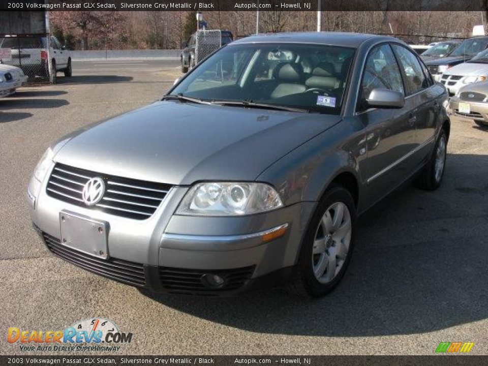 2003 Volkswagen Passat GLX Sedan Silverstone Grey Metallic / Black Photo #2