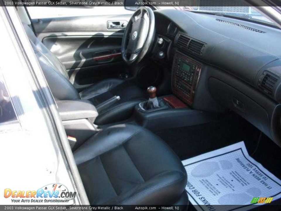 2003 Volkswagen Passat GLX Sedan Silverstone Grey Metallic / Black Photo #10