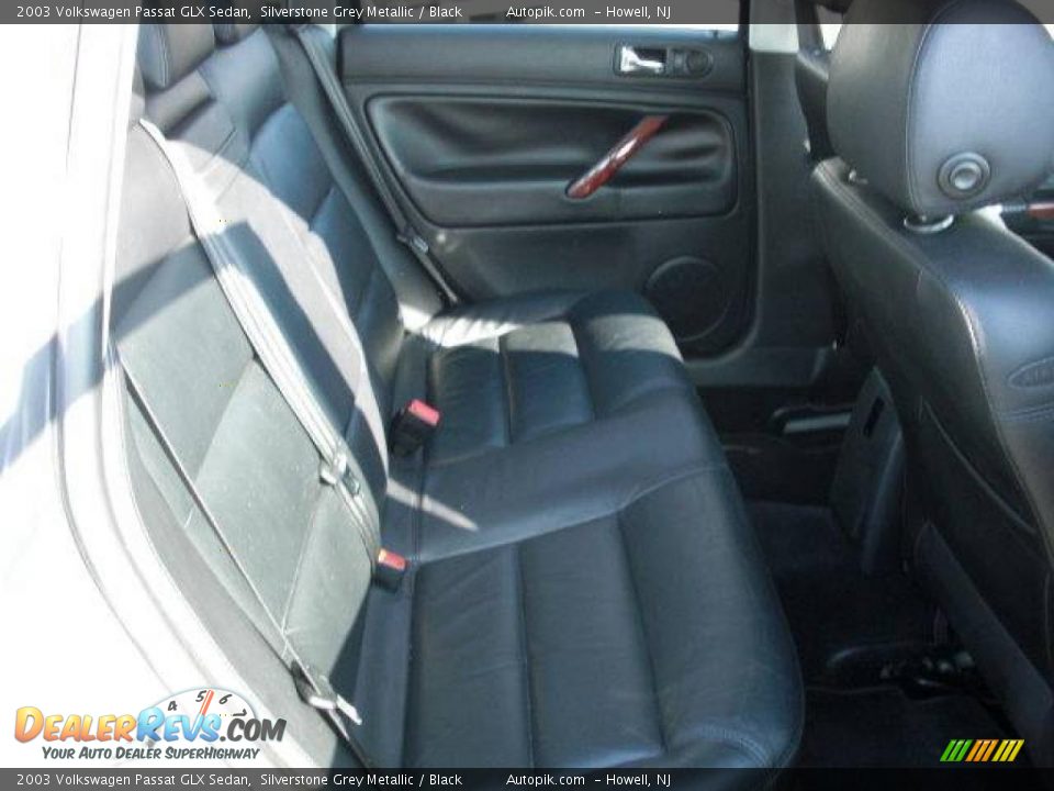 2003 Volkswagen Passat GLX Sedan Silverstone Grey Metallic / Black Photo #11