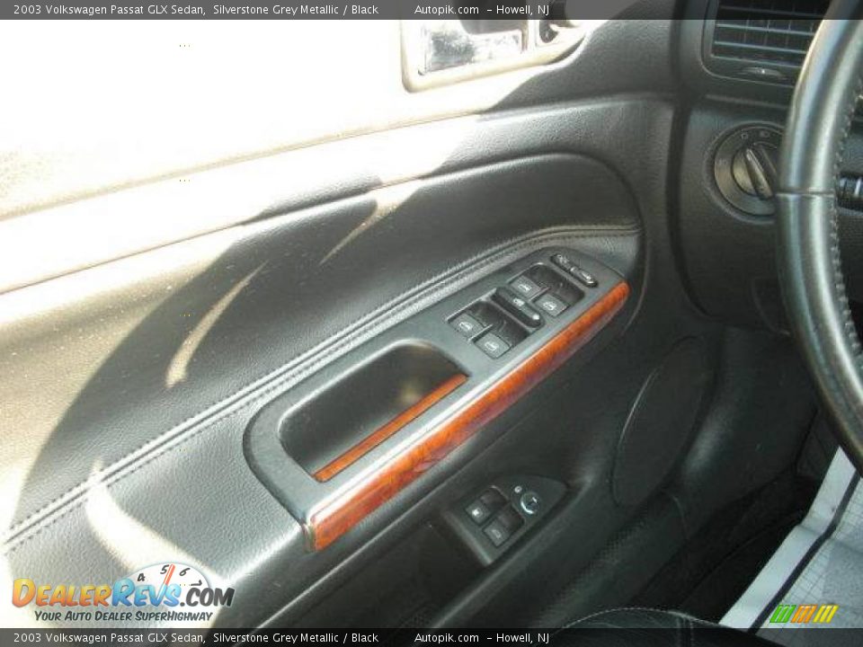 2003 Volkswagen Passat GLX Sedan Silverstone Grey Metallic / Black Photo #14
