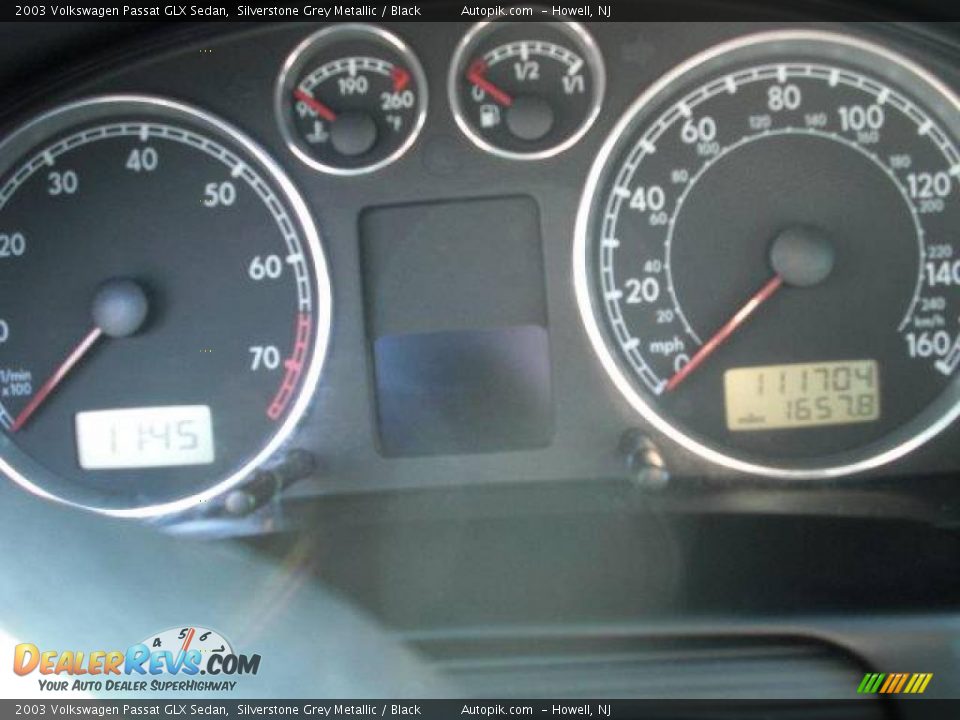 2003 Volkswagen Passat GLX Sedan Silverstone Grey Metallic / Black Photo #16