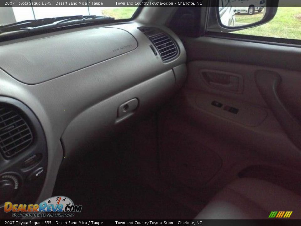 2007 Toyota Sequoia SR5 Desert Sand Mica / Taupe Photo #12