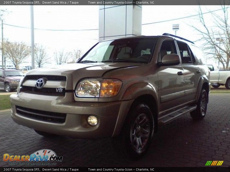 2007 Toyota Sequoia SR5 Desert Sand Mica / Taupe Photo #18
