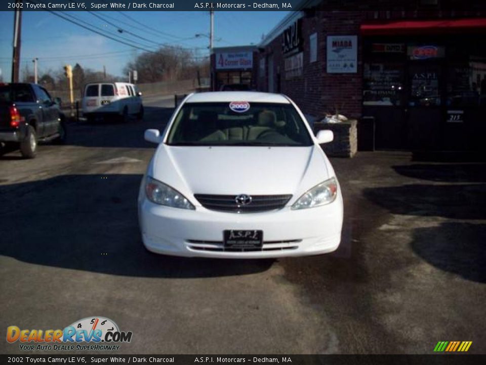 2002 Toyota Camry LE V6 Super White / Dark Charcoal Photo #2