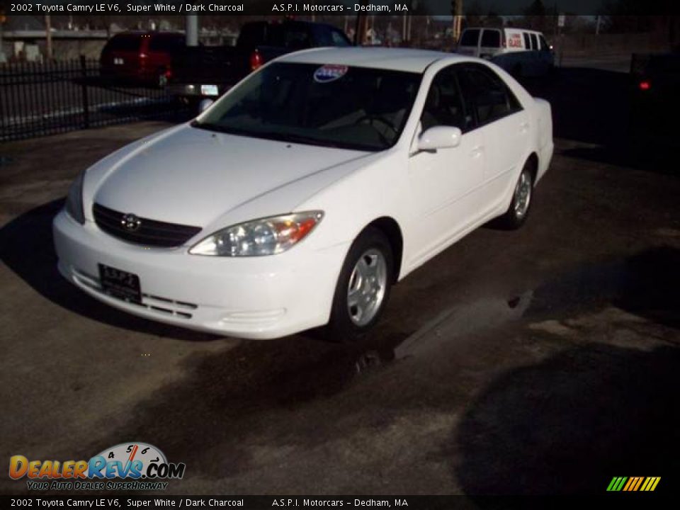 2002 Toyota Camry LE V6 Super White / Dark Charcoal Photo #3
