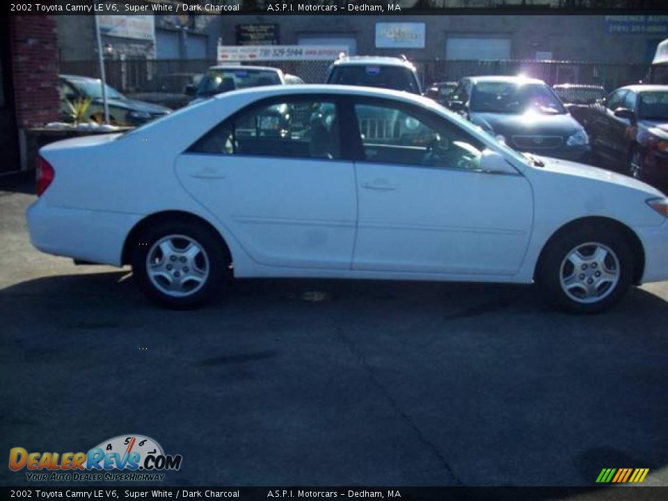 2002 Toyota Camry LE V6 Super White / Dark Charcoal Photo #8