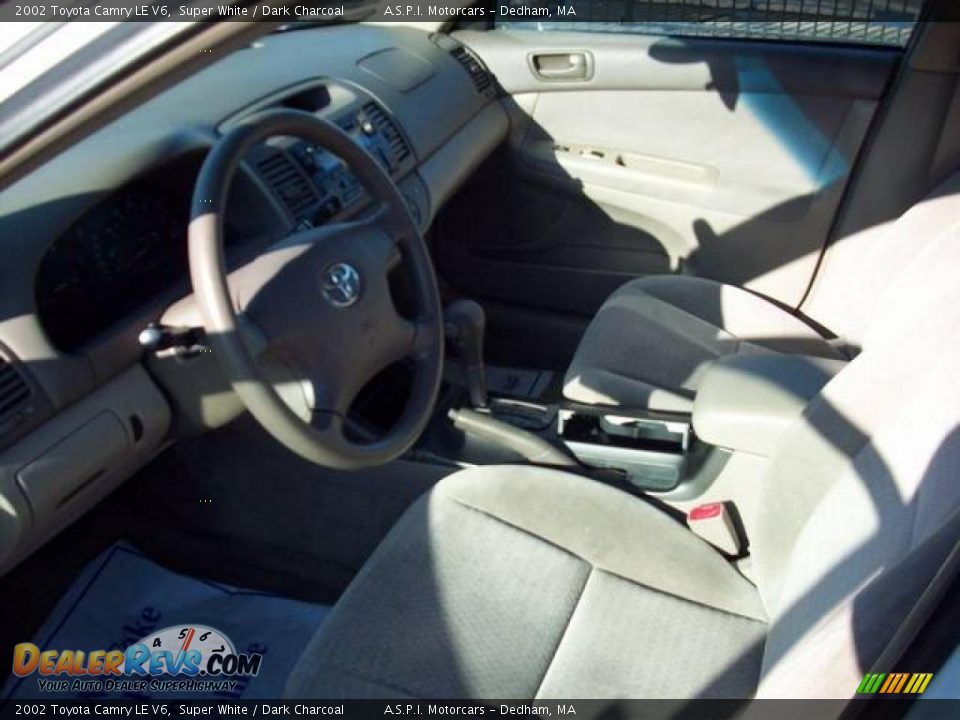 2002 Toyota Camry LE V6 Super White / Dark Charcoal Photo #9