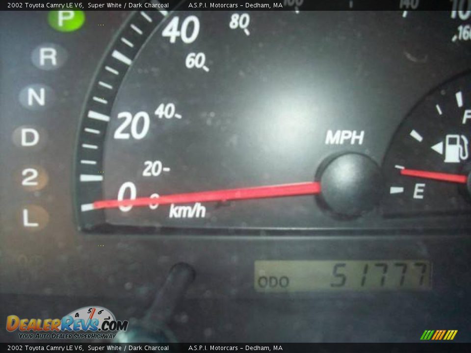2002 Toyota Camry LE V6 Super White / Dark Charcoal Photo #11