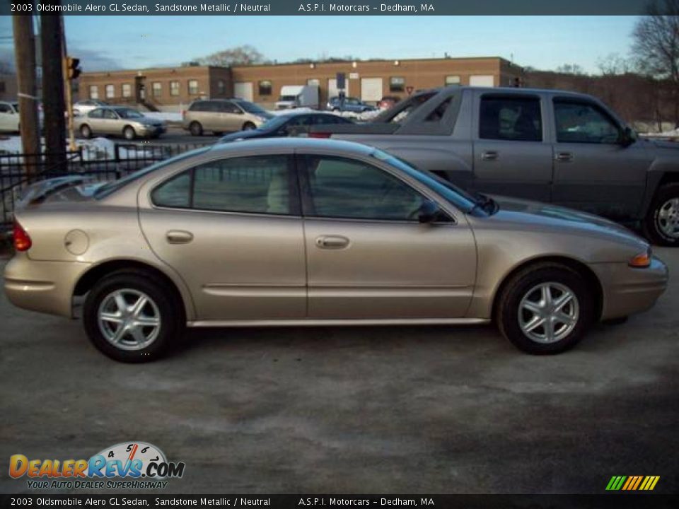 2003 Oldsmobile Alero GL Sedan Sandstone Metallic / Neutral Photo #2