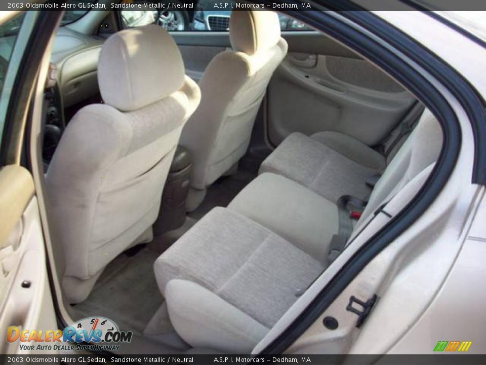 2003 Oldsmobile Alero GL Sedan Sandstone Metallic / Neutral Photo #10
