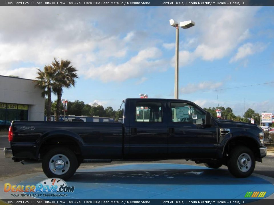 2009 Ford F250 Super Duty XL Crew Cab 4x4 Dark Blue Pearl Metallic / Medium Stone Photo #2
