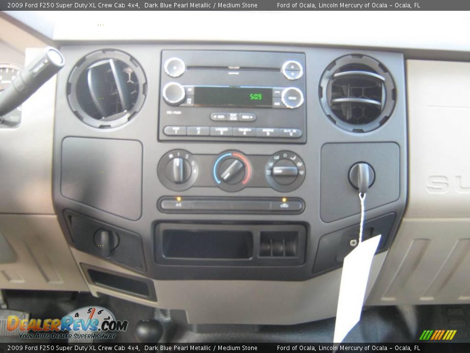 2009 Ford F250 Super Duty XL Crew Cab 4x4 Dark Blue Pearl Metallic / Medium Stone Photo #5