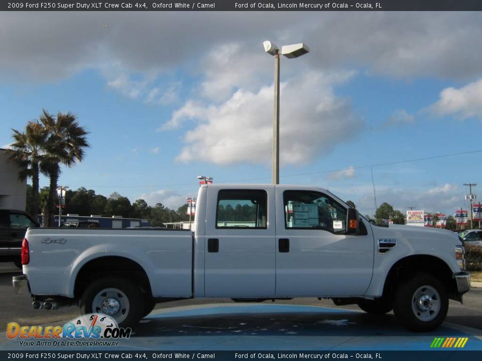 2009 Ford F250 Super Duty XLT Crew Cab 4x4 Oxford White / Camel Photo #2