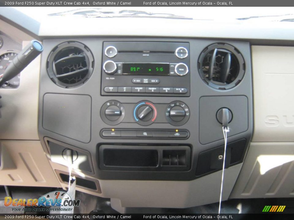 2009 Ford F250 Super Duty XLT Crew Cab 4x4 Oxford White / Camel Photo #5