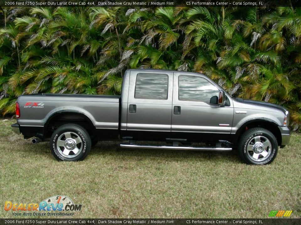 2006 Ford F250 Super Duty Lariat Crew Cab 4x4 Dark Shadow Gray Metallic / Medium Flint Photo #3