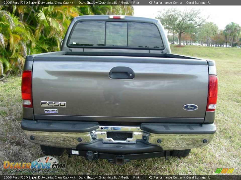 2006 Ford F250 Super Duty Lariat Crew Cab 4x4 Dark Shadow Gray Metallic / Medium Flint Photo #10