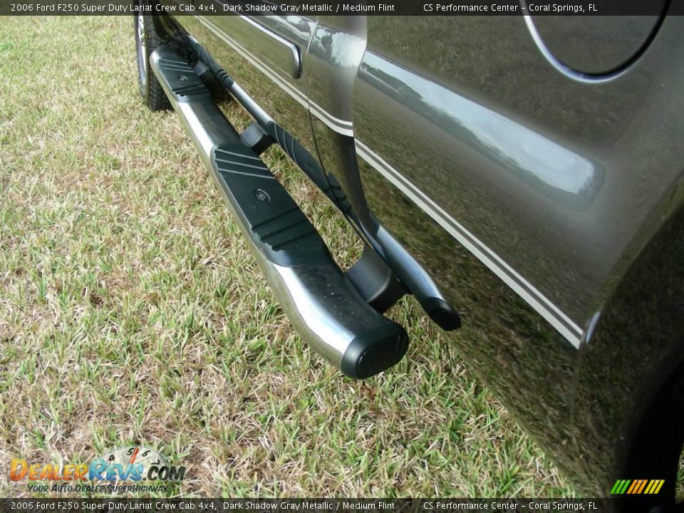 2006 Ford F250 Super Duty Lariat Crew Cab 4x4 Dark Shadow Gray Metallic / Medium Flint Photo #12