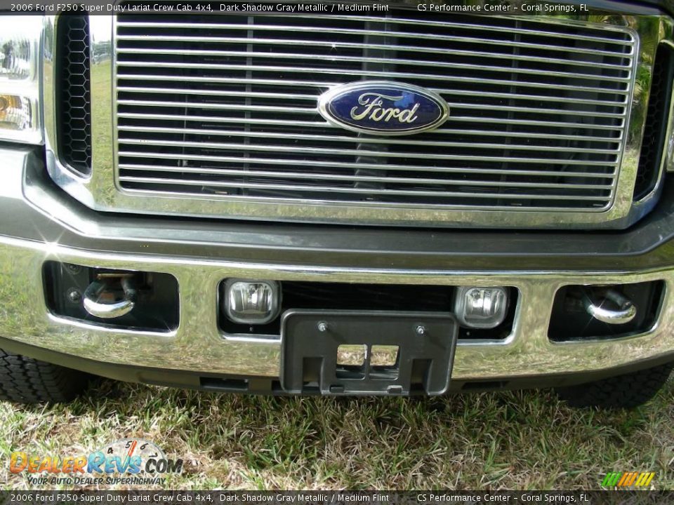 2006 Ford F250 Super Duty Lariat Crew Cab 4x4 Dark Shadow Gray Metallic / Medium Flint Photo #13