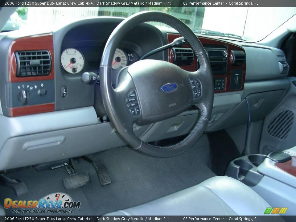 2006 Ford F250 Super Duty Lariat Crew Cab 4x4 Dark Shadow Gray Metallic / Medium Flint Photo #20